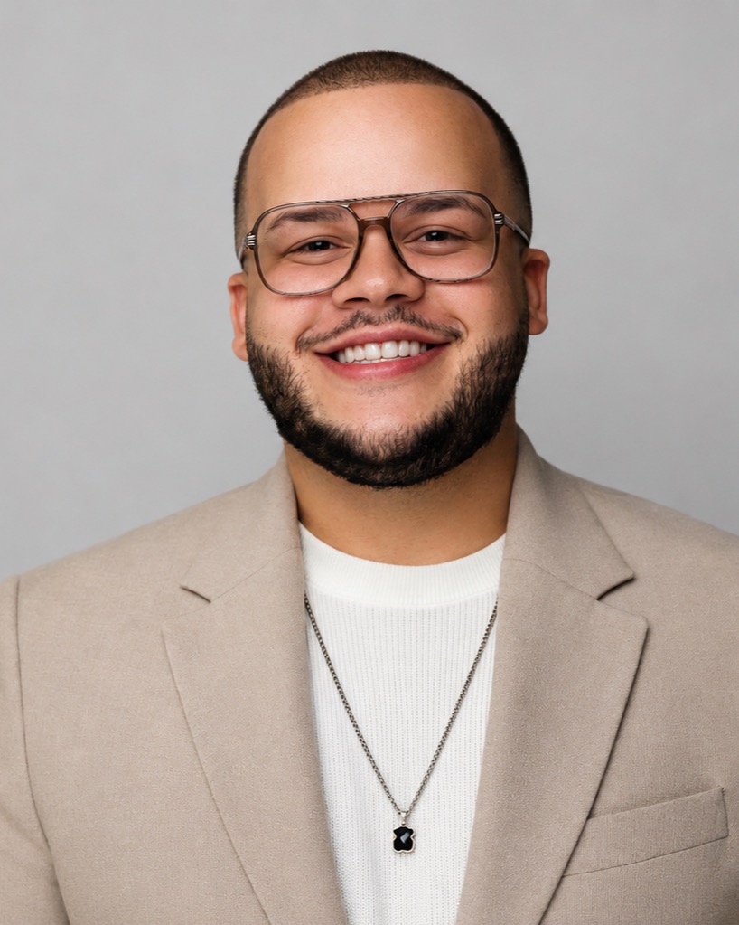 Kevin Cintrón, founder of Cintra Consulting